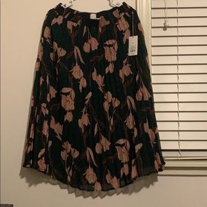 Midi Skirt. Green with pink florals